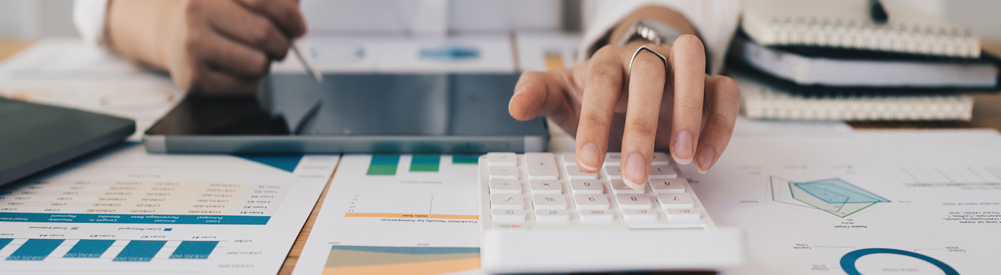 FECA - LOANS - Personal Loan asian-business-woman-or-accountant-do-math